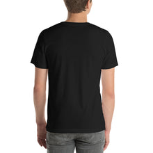 Load image into Gallery viewer, Unisex t-shirt En La Oscuridad Salmo 27:1
