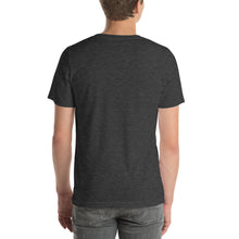 Load image into Gallery viewer, Unisex t-shirt En La Oscuridad Salmo 27:1
